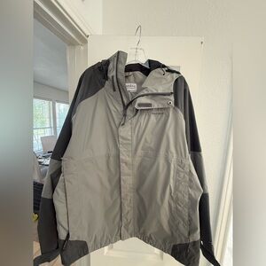 Columbia Men's Gray and Black Raincoat